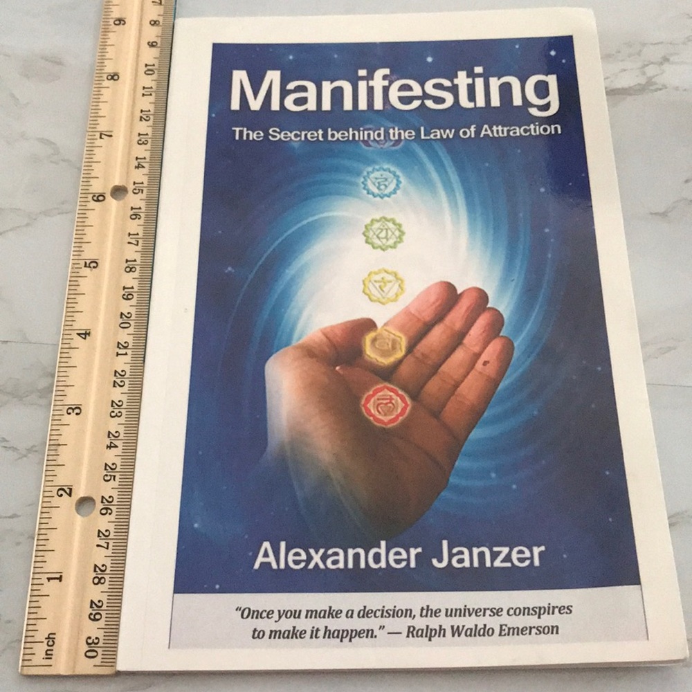 2/10$ ‼️Manifesting thin paper back book